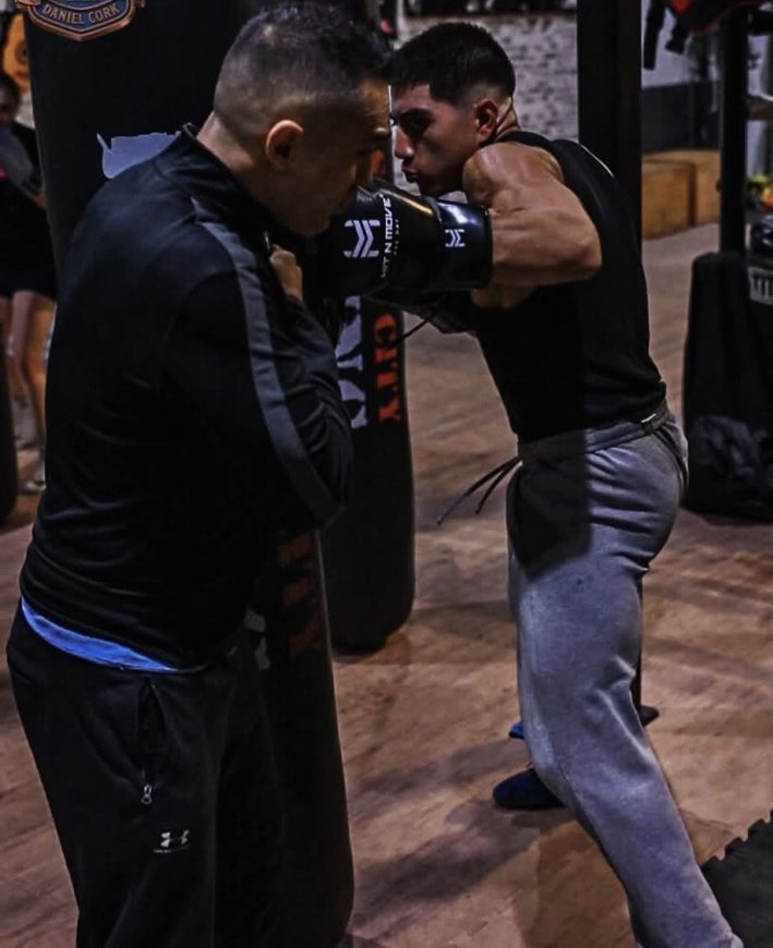Fight preparation on the heavy bag